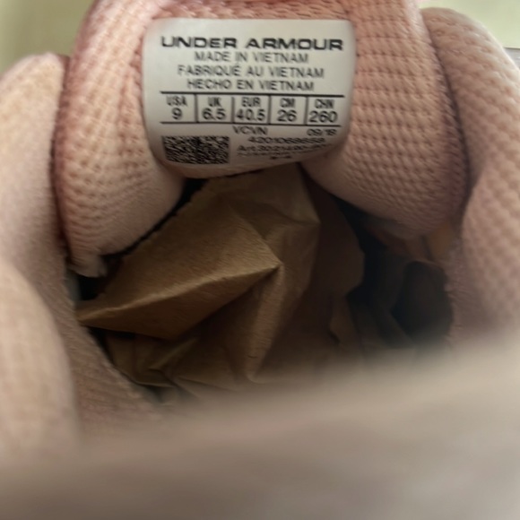 Womens Under Armour Pink Ripple MTL Sneakers Size 9 - Picture 6 of 6